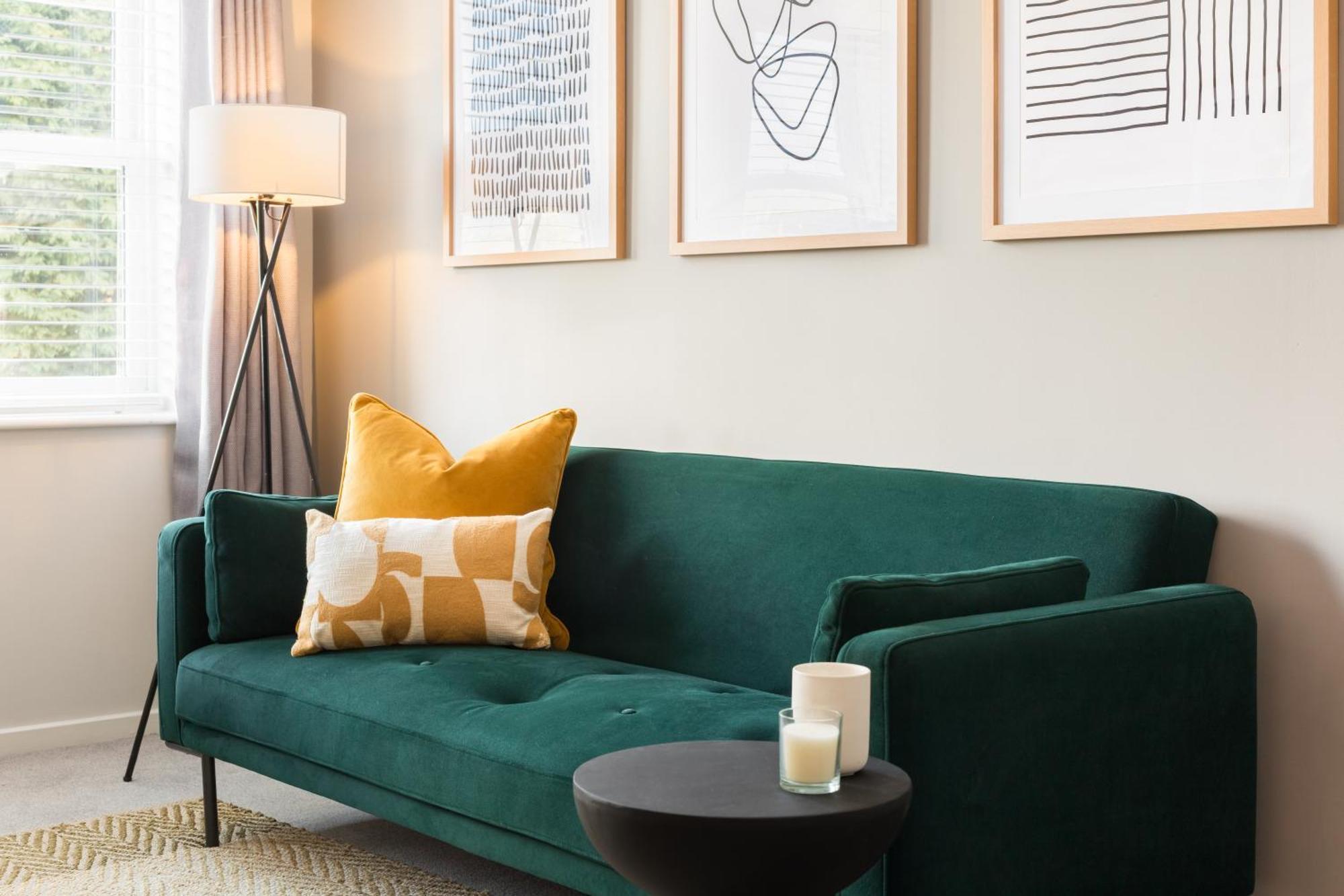 Modern 2-Bedroom Apartments With Free Parking In Лимингтон Экстерьер фото